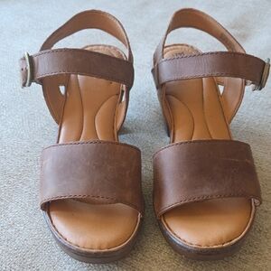 Born Tan Leather Women's Sandals